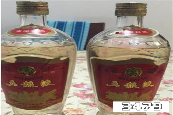 85年五粮液瓶有铝盖吗，85年五粮液没有铝盖吗