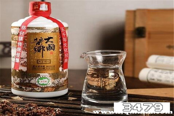 喝白酒和啤酒哪个更容易发胖，减肥期间喝白酒和啤酒哪个好点