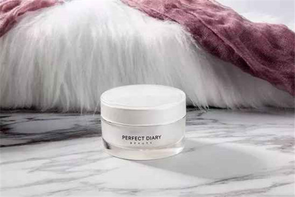 素颜霜可以遮痘痘吗，素颜霜可以每天使用吗