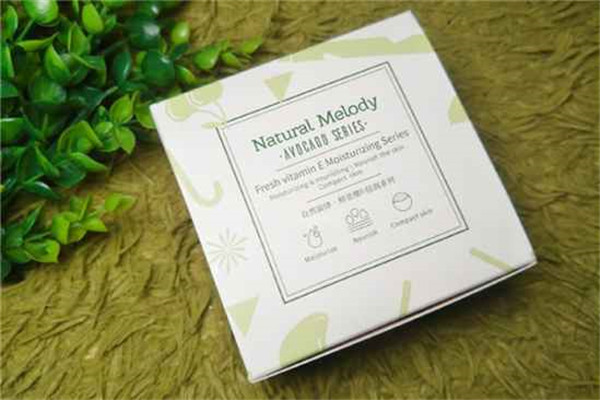 眼膜贴对眼袋到底有用吗，眼膜有用还是眼霜有用