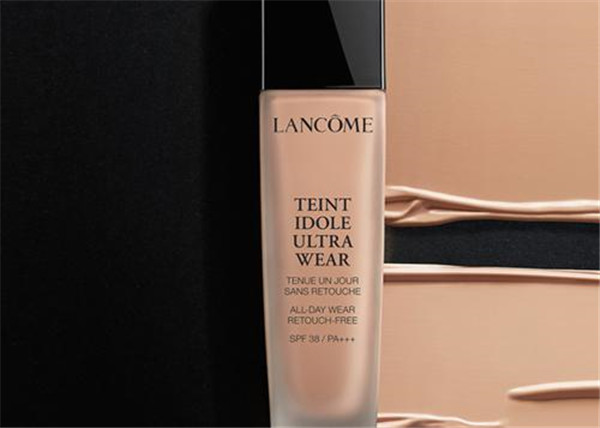 粉底液的作用和功效，粉底液能用手涂吗