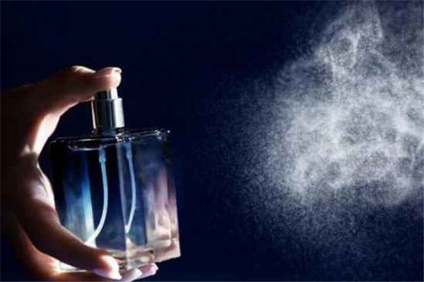 香水怎么喷才能持久的时间长，香水品牌排行榜前十名