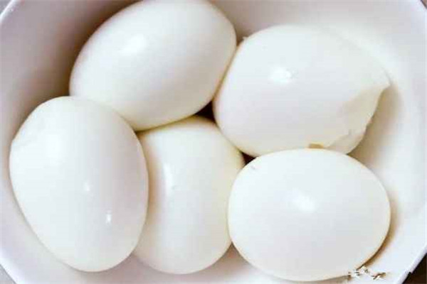 鸡蛋清敷脸能去皱纹吗，仅有短暂的帮助