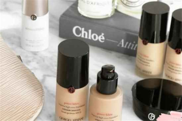 阿玛尼粉底液分层还能用吗，粉底液分层后怎么处理