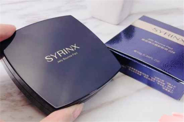 希芸慕斯粉饼怎么使用，希芸慕斯粉饼是干粉吗