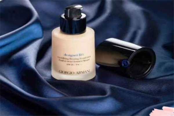 阿玛尼粉底液如何看余量，阿玛尼粉底液可以倒气垫里吗