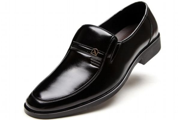 pu皮鞋子发霉了怎么办，鞋子发霉怎么洗掉霉斑