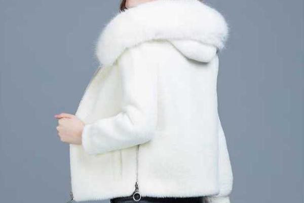 水貂绒有异味怎么去除，水貂绒有静电吗