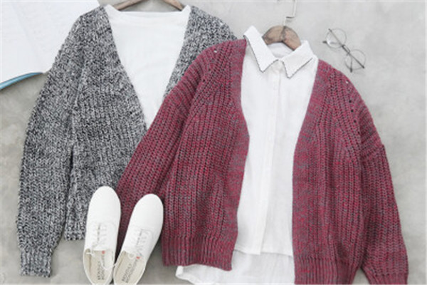 毛衣是挂着好还是叠着好，毛衣收纳整理方法