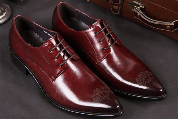 皮鞋上的白斑怎么去除，皮鞋保养小常识