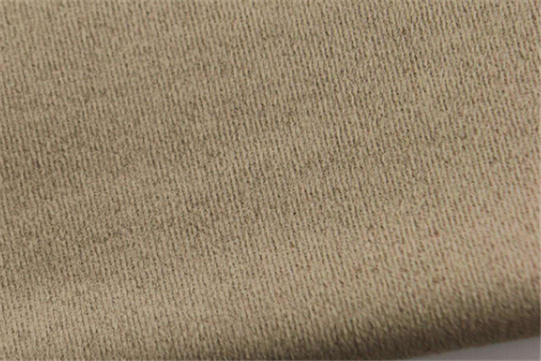 聚酯纤维透气吗，衣服上粘毛怎么办