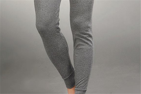 秋裤外面穿什么裤子，​秋裤和线裤的区别