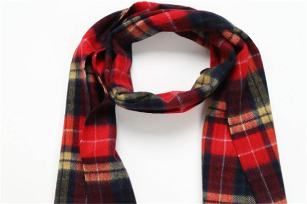 围巾披肩适合什么季节，和围巾的区别