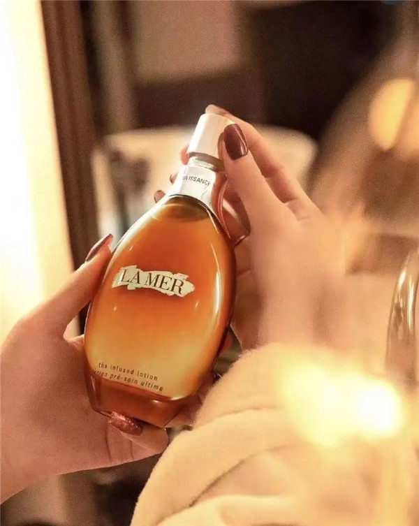 海蓝之谜顶级抗初老鎏金水抗老吗，海蓝之谜鎏金水好用吗