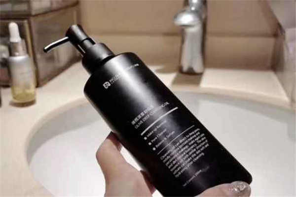 英树卸妆油好用吗，英树卸妆油的使用步骤