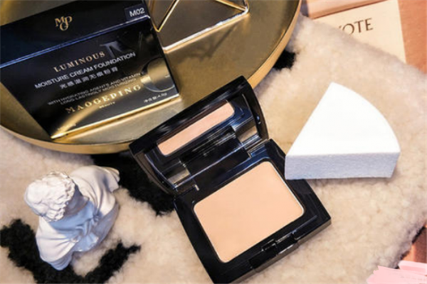 毛戈平粉膏可以代替粉底液吗，毛戈平粉膏和粉底液哪个好用