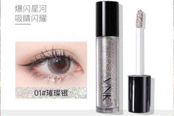 高光液可以和粉底液一起用吗，高光液可以画卧蚕吗