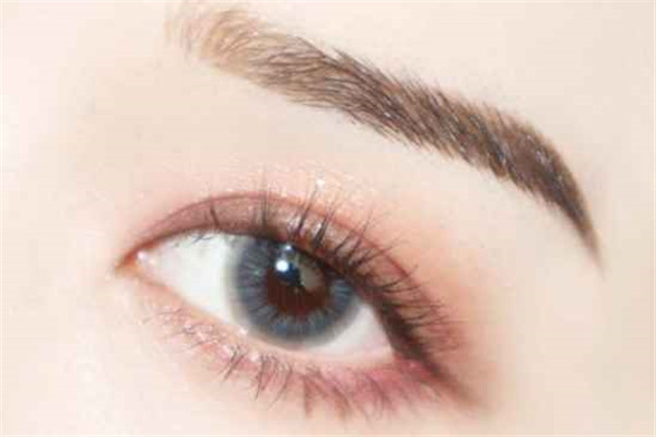 美瞳可以带着睡觉吗，美瞳可以带几个小时