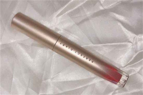 完美日记适合素颜的口红，完美日记卖的最火的两个色号