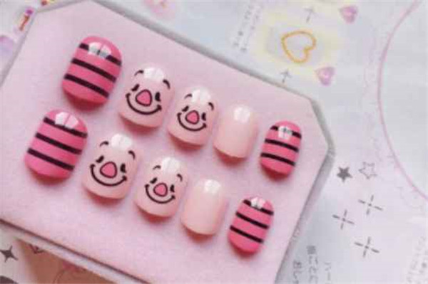 美甲贴片伤指甲吗，为什么说美甲会伤害指甲