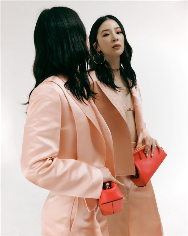 旺桃花、带来好人缘：2022虎年搭配红紫、黄粉色提升运势又能展现高级女人味！