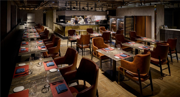 情人节，庆祝这一份爱：挑选香港高级感约会餐厅，期许这一顿美好时光能让爱人铭记于心...