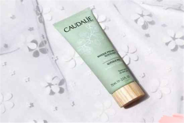 排毒面膜前要涂水乳吗，排毒面膜有什么效果