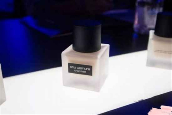 植村秀小方瓶粉底液多少钱，植村秀小方瓶用法