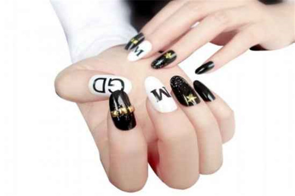 卸甲水卸甲油胶需要多长时间，甲油胶的正确卸除方法