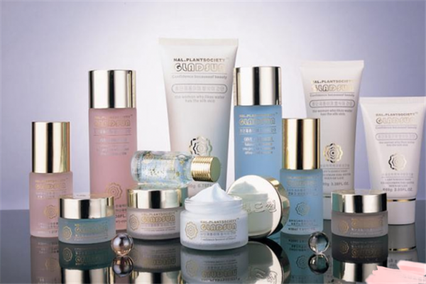 得物上的化妆品是正品吗那么便宜，得物上的化妆品为什么比官网便宜