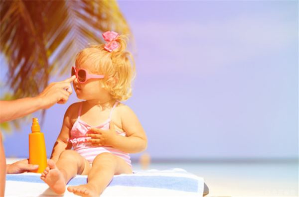 脸上用防晒霜好还是防晒喷雾好，脸上用防晒霜过敏了怎么办