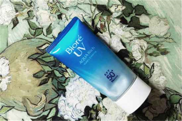碧柔防晒霜可以维持多长时间，碧柔防晒霜多久补涂一次