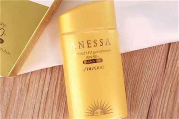 安耐晒的涂抹顺序，安耐晒油皮用适合吗