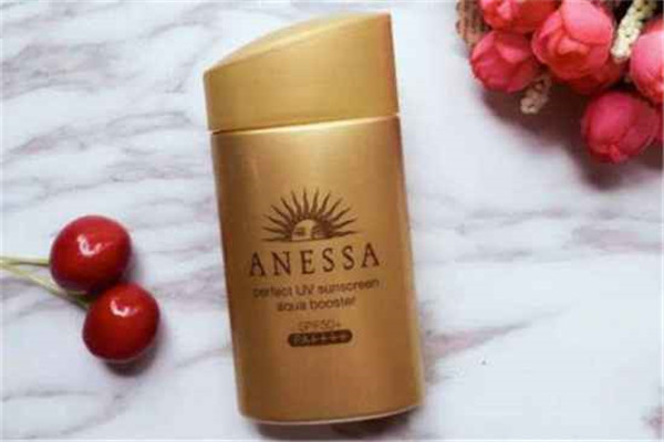 安耐晒要卸妆还是洁面就行，安耐晒用完脸痒是怎么回事