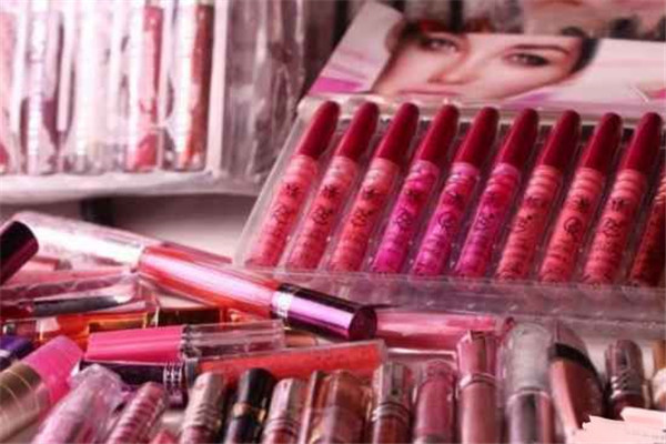为什么没人摆地摊卖化妆品，夜市卖化妆品怎么样好卖吗