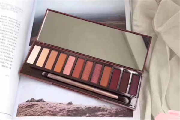 衰败城市眼影怎么样，衰败城市眼影什么档次