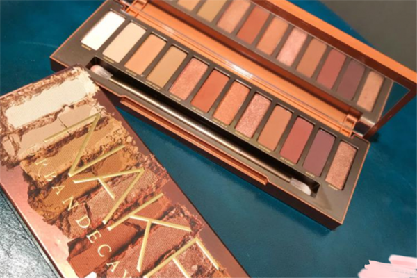 衰败城市眼影盘哪个最值得买，衰败城市眼影盘怎么选