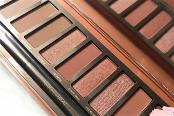 衰败城市眼影保质期一般多久，衰败城市眼影生产日期怎么看