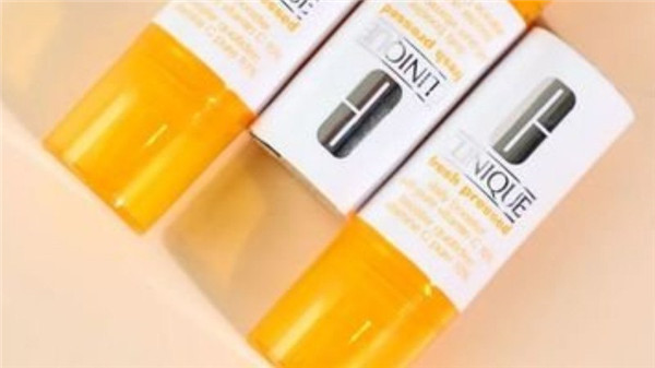 维c精华液对皮肤的作用