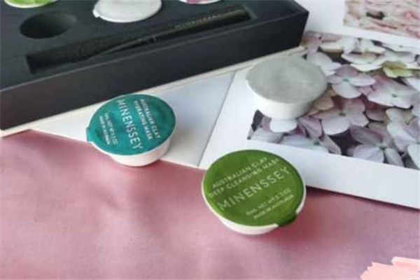 敷泥膜前要用洗面奶吗，泥膜清洗需不需要用洗面奶