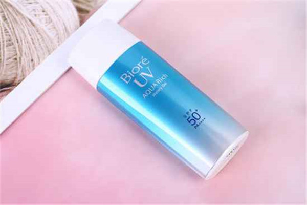 碧柔防晒霜和安耐晒金瓶哪个比较好，用之前需要摇一摇吗