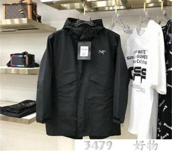 始祖鸟冲锋衣价格一般是多少