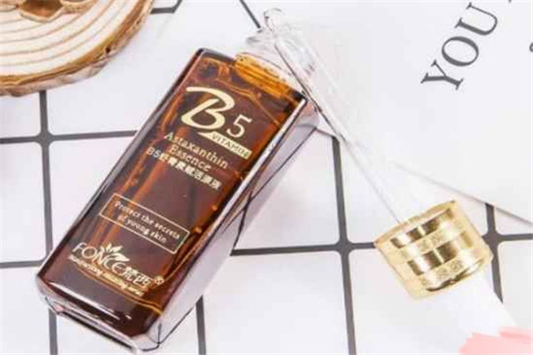 护肤有必要使用精华液么，引起皮肤干燥的原因