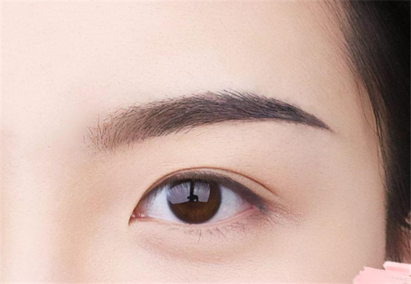 浅色眉毛适合什么肤色，浅色眉毛怎么画