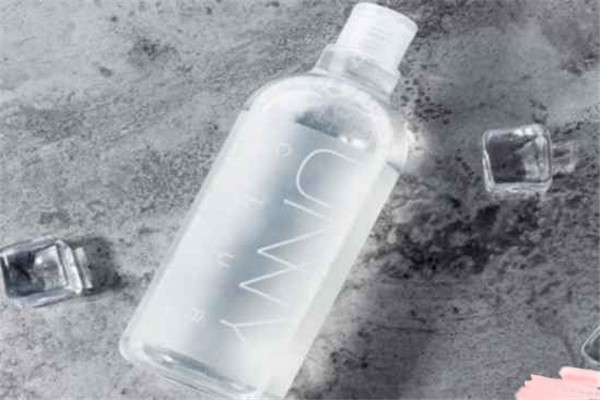 基础护肤需要用卸妆水吗，卸妆湿巾能代替卸妆水吗