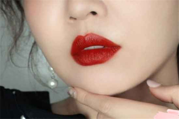 涂口红的方法是什么，涂口红有哪些误区