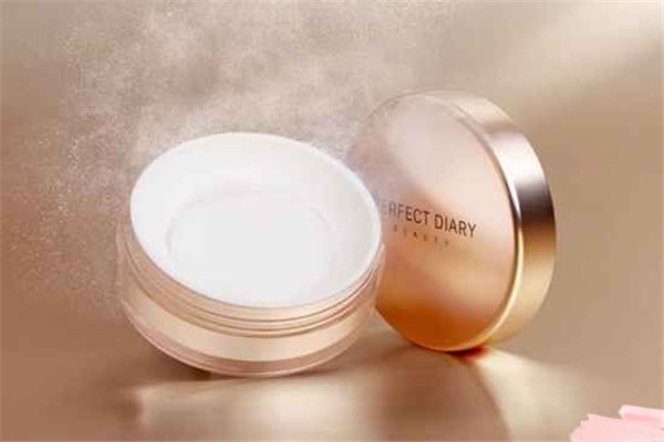 完美日记散粉怎么样，完美日记散粉和花西子散粉哪个好