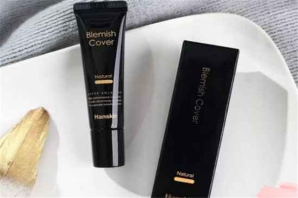 韩斯清遮瑕膏怎么用，韩斯清遮瑕膏黑管和白管的区别