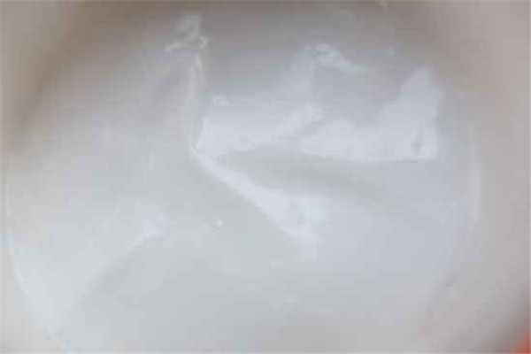 绵羊油和绵羊脂有什么区别，绵羊油的用法有什么