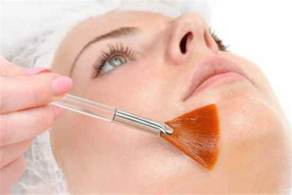 如何度过水杨酸爆痘期，刷水杨酸为什么会冒痘呢